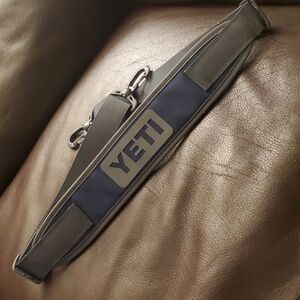 Yeti Hopper Replacement Shoulder strap in Navy